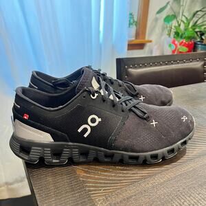 On cloud X men black and silver running shoes 11.5